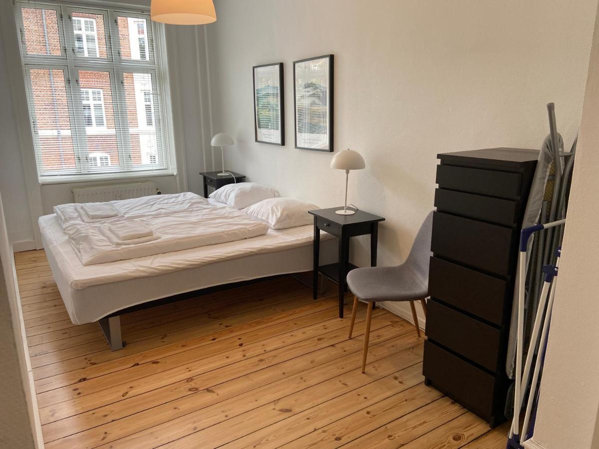 Bright 2-Bedroom Apartment In Elegant Osterbro Kopenhagen Buitenkant foto