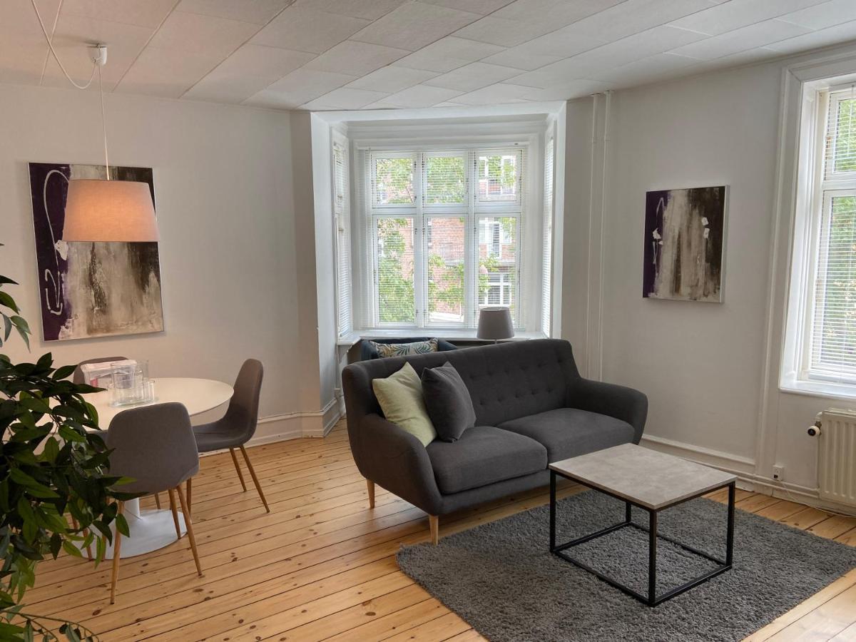 Bright 2-Bedroom Apartment In Elegant Osterbro Kopenhagen Buitenkant foto