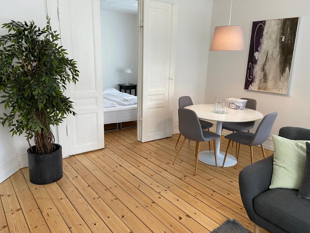 Bright 2-Bedroom Apartment In Elegant Osterbro Kopenhagen Buitenkant foto